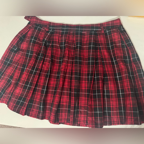 Social Collision Red and Black Plaid Mini Skirt - Picture 4 of 4